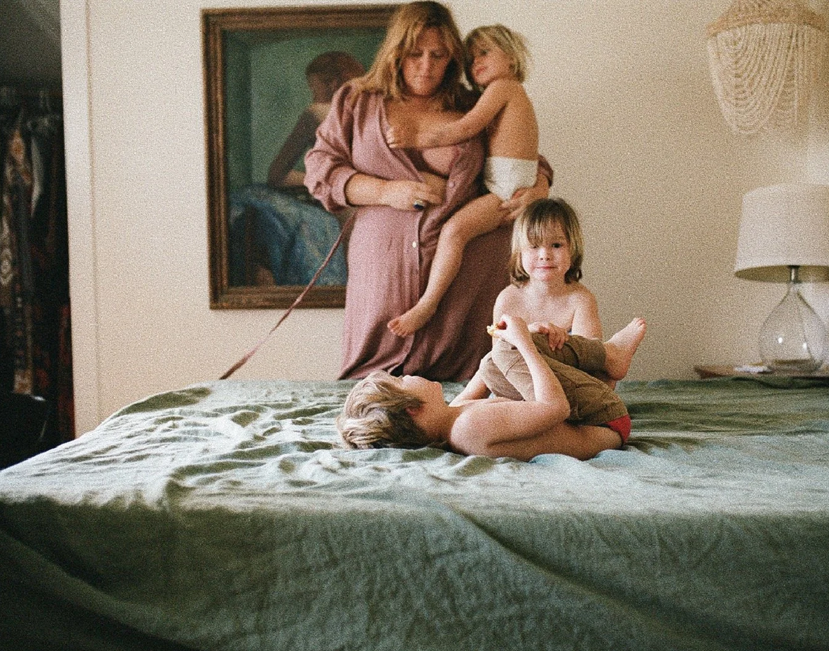 This Mother Of 5 Possesses An Uncanny Knack For Bottling Up The Essence Of A Life Well Lived